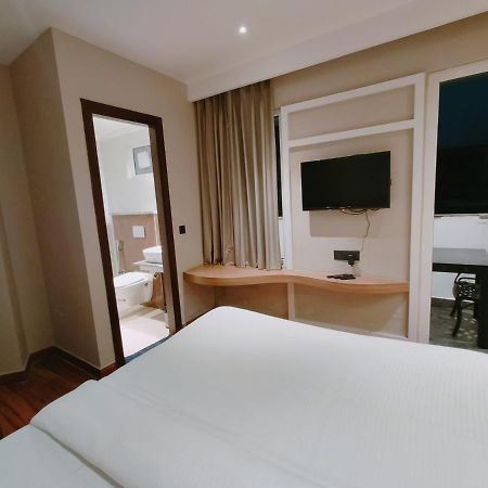 Aura Rooms Деградун Екстер'єр фото