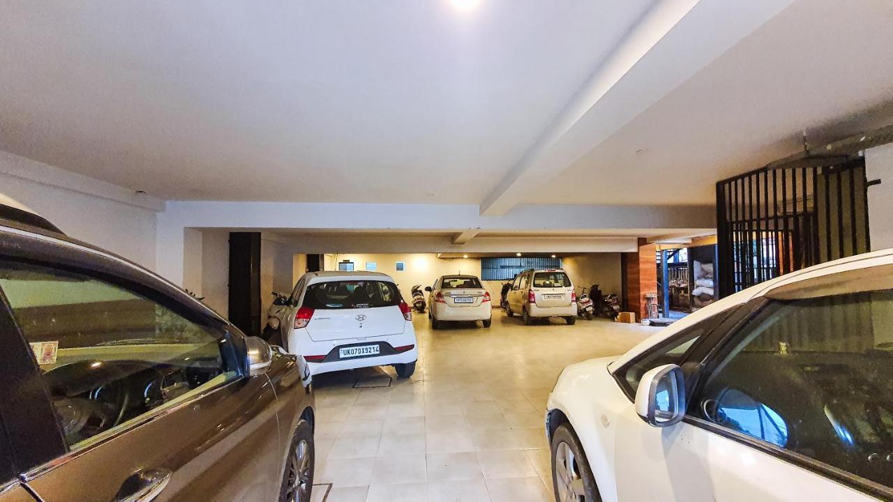 Aura Rooms Деградун Екстер'єр фото