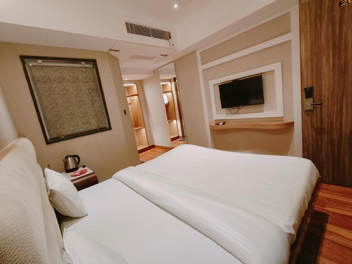 Aura Rooms Деградун Екстер'єр фото